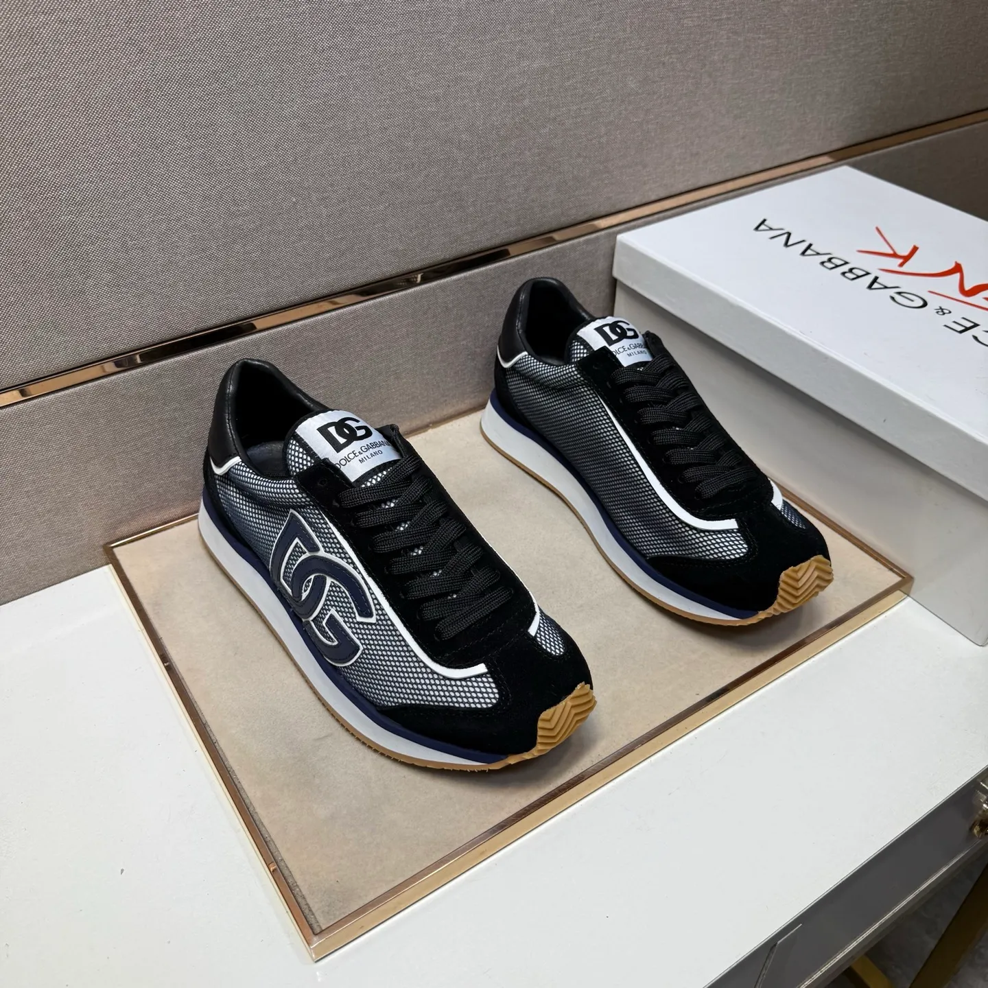 ⬛️Men's shoes💰p442【DG～】Couple casual shoes, 2025z cabinet sales simultaneously 🔶Size: 35-44#️⃣ 🔷1 color🔜The upper is made of multi-material splicing➕Mesh lining, comfortable and breathable, sole: original comfortable, wear-resistant and non-slip outsole, ⚠️Real shot📱Photographed🎬The real thing is better📢📢📢